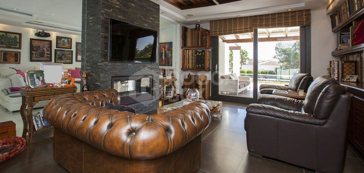 A super contemporary 5 bedroom villa close to Puerto Banus for sale