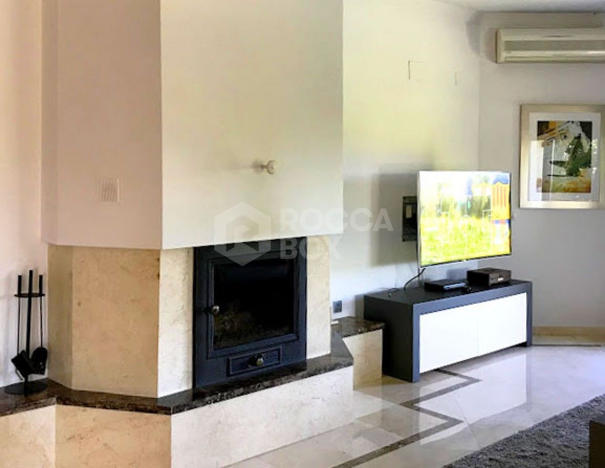 Beautiful Contemporary Villa for Sale in El Paraiso, Benahavis