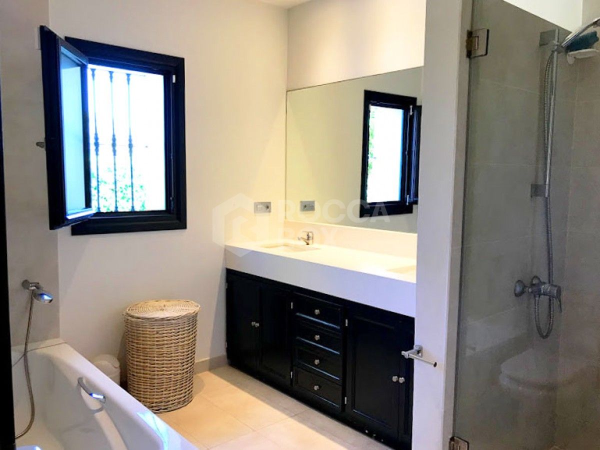 Beautiful Contemporary Villa for Sale in El Paraiso, Benahavis