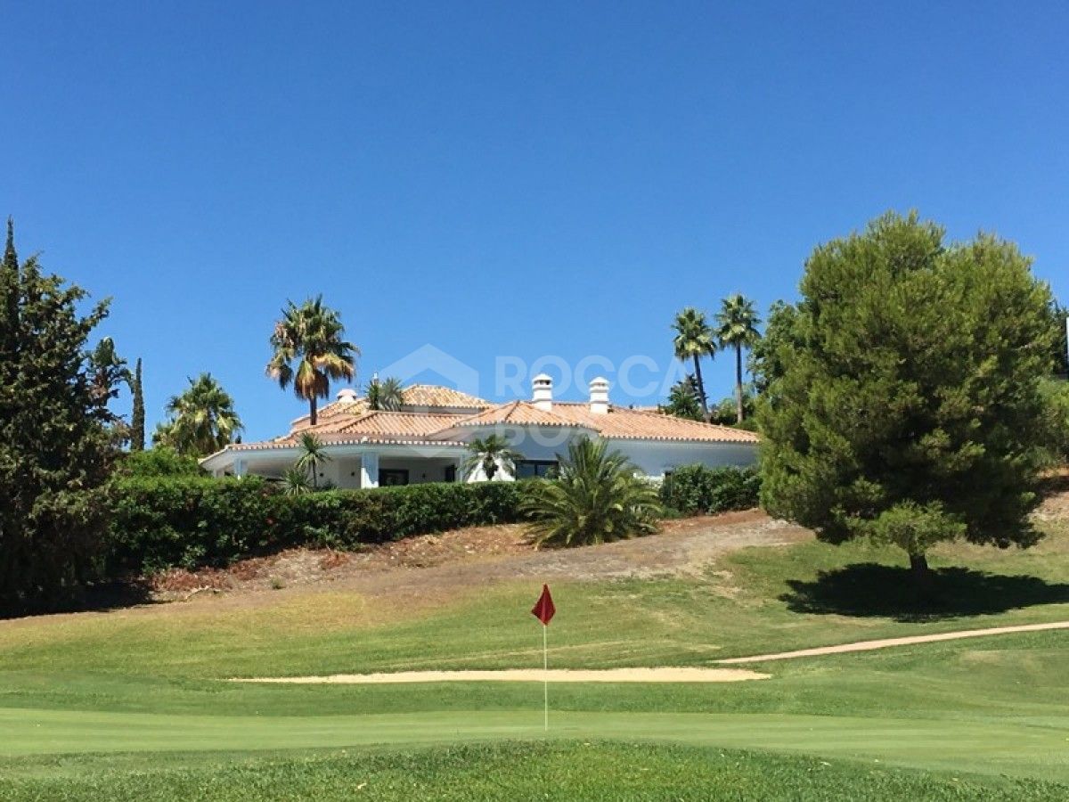 Beautiful Contemporary Villa for Sale in El Paraiso, Benahavis