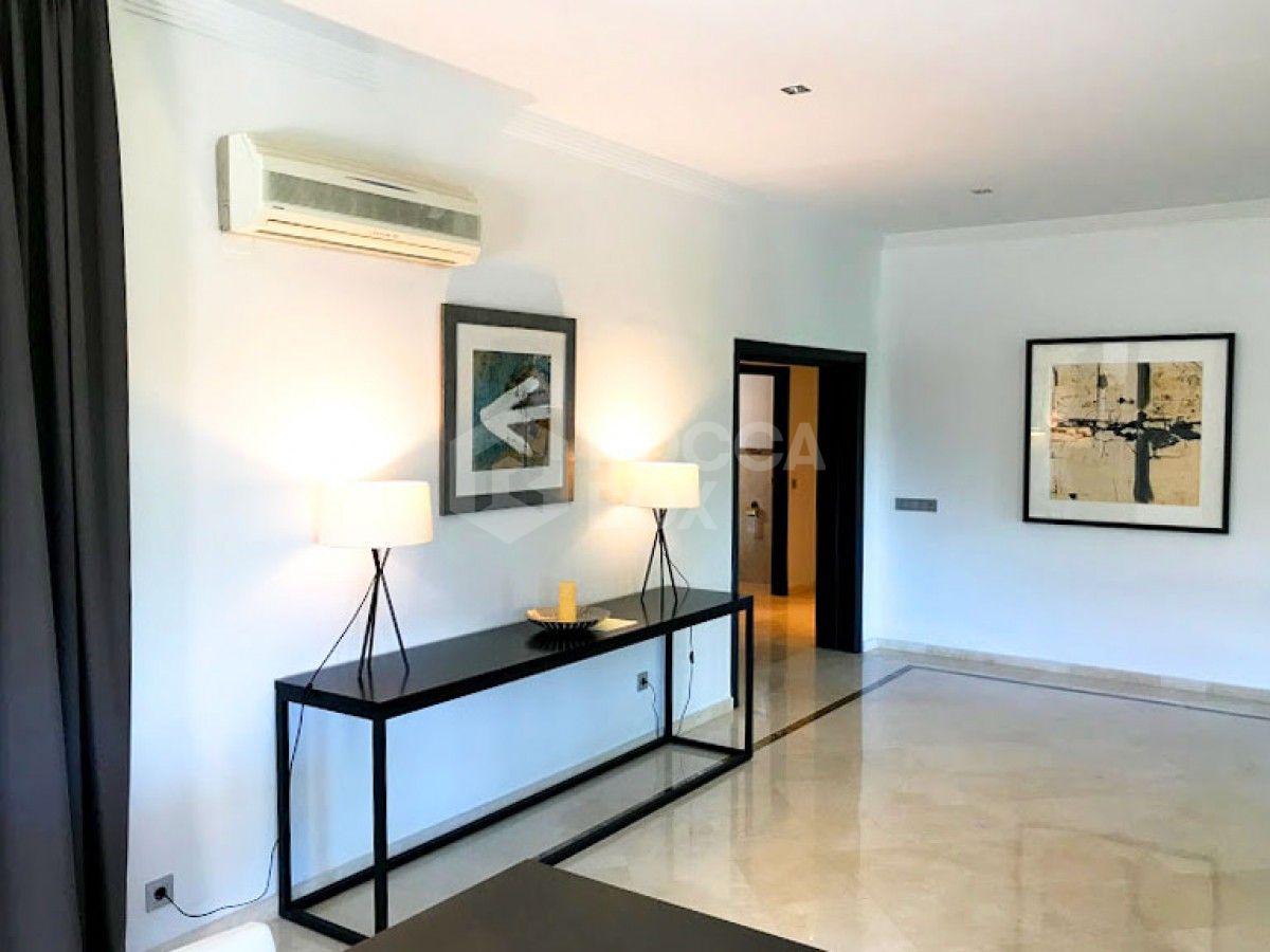 Beautiful Contemporary Villa for Sale in El Paraiso, Benahavis