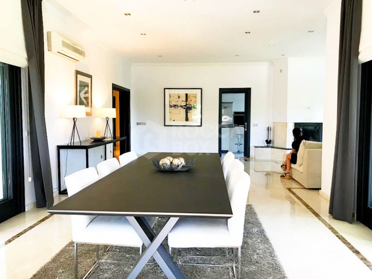 Beautiful Contemporary Villa for Sale in El Paraiso, Benahavis
