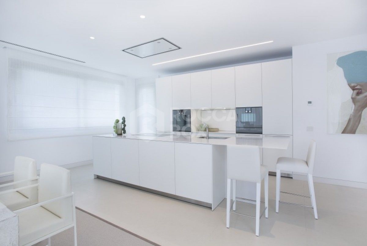 Beautiful 4 and 6 bed villas for sale in Guadalmina Baja in Marbella