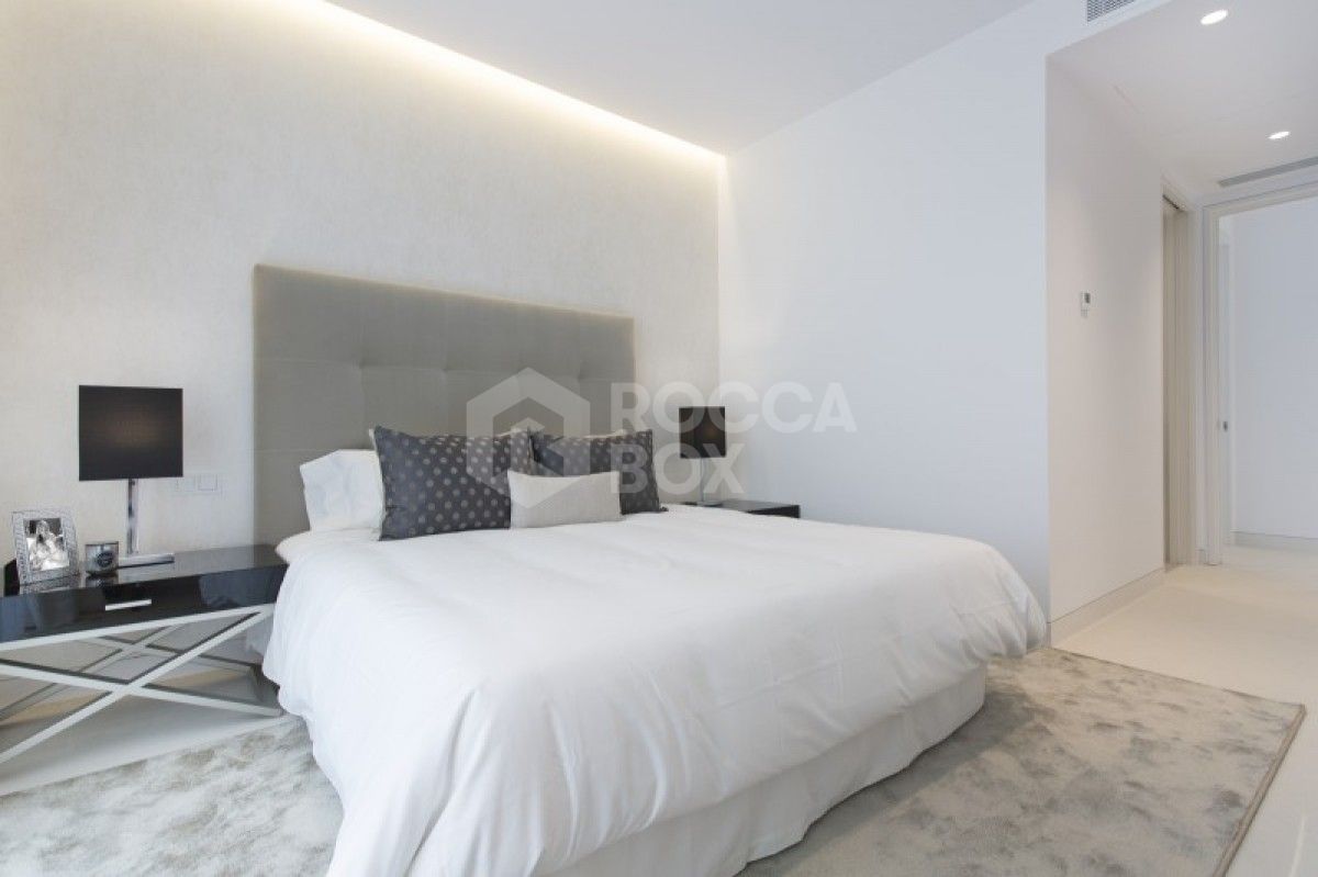 Beautiful 4 and 6 bed villas for sale in Guadalmina Baja in Marbella