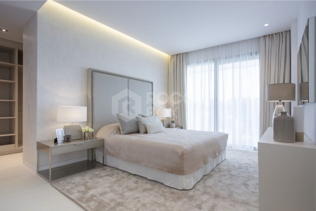 Beautiful 4 and 6 bed villas for sale in Guadalmina Baja in Marbella