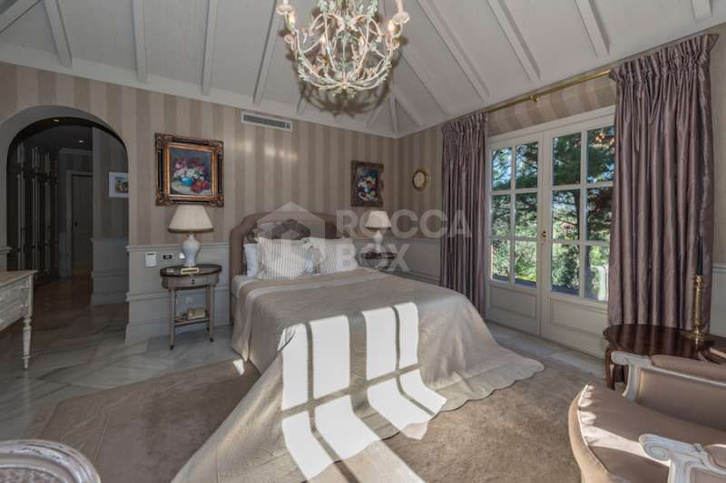 5 bedroom villa for sale hacienda las chapas