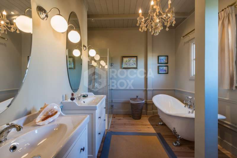 5 bedroom villa for sale hacienda las chapas