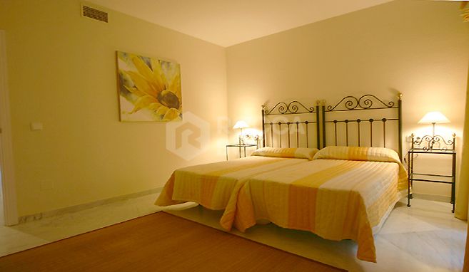 Playas del Duque - Puerto Banus 3 bedroom apartment For Sale