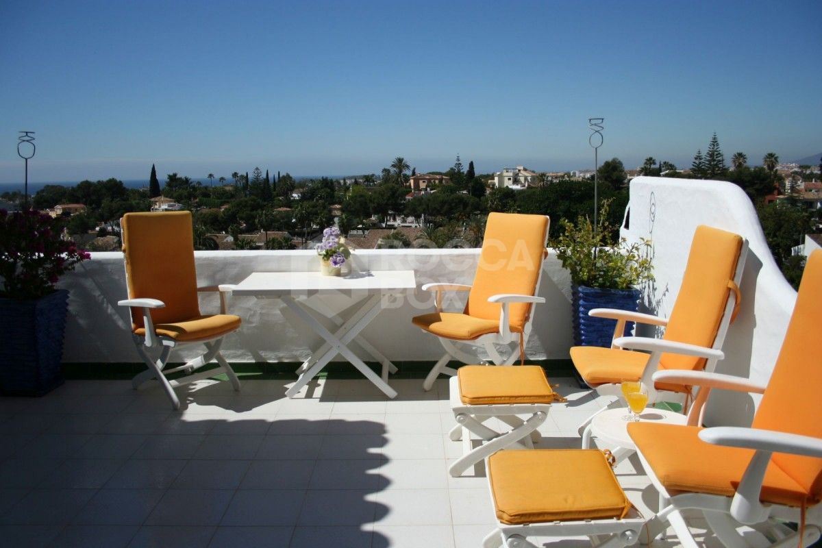 Stunning Penthouse in aldea blanca Nueva Andalucia for sale