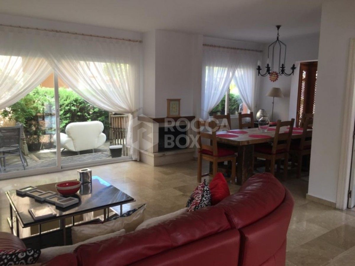 Beautiful 3 bed Townhouse for sale in Condes de Iza in Marbella