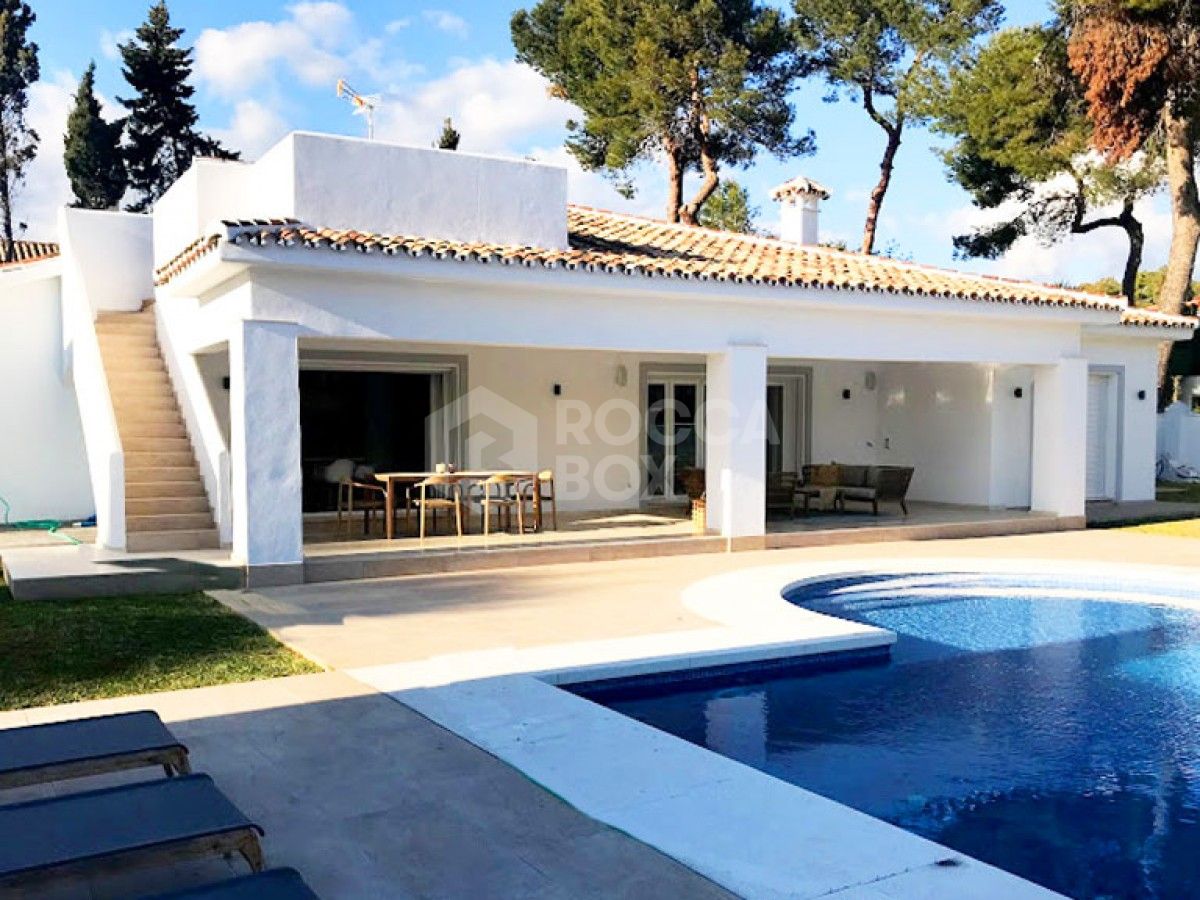 MODERN BEACH SIDE VILLA