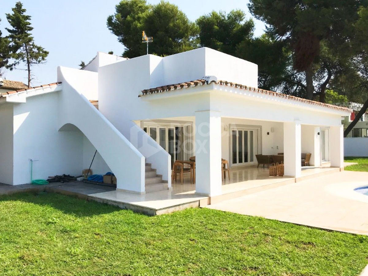 MODERN BEACH SIDE VILLA