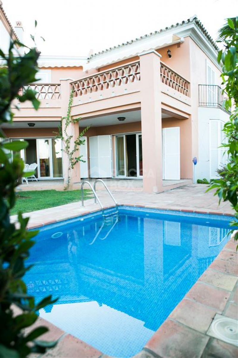 Townhouse front beach in Estepona for sale