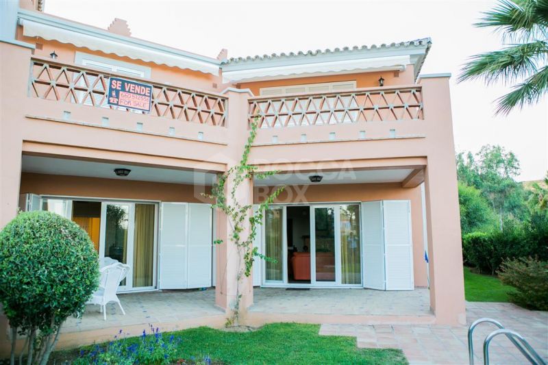 Townhouse front beach in Estepona for sale