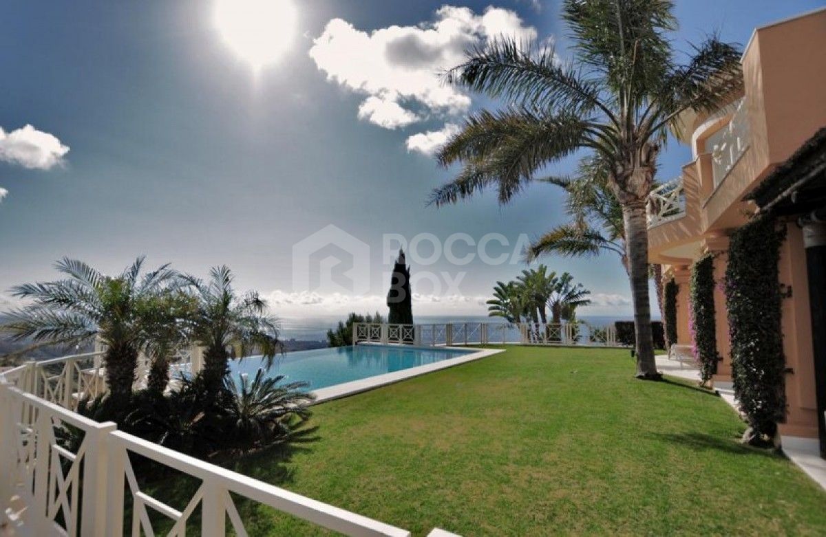 Villa for sale in Marbella City, Marbella (All)