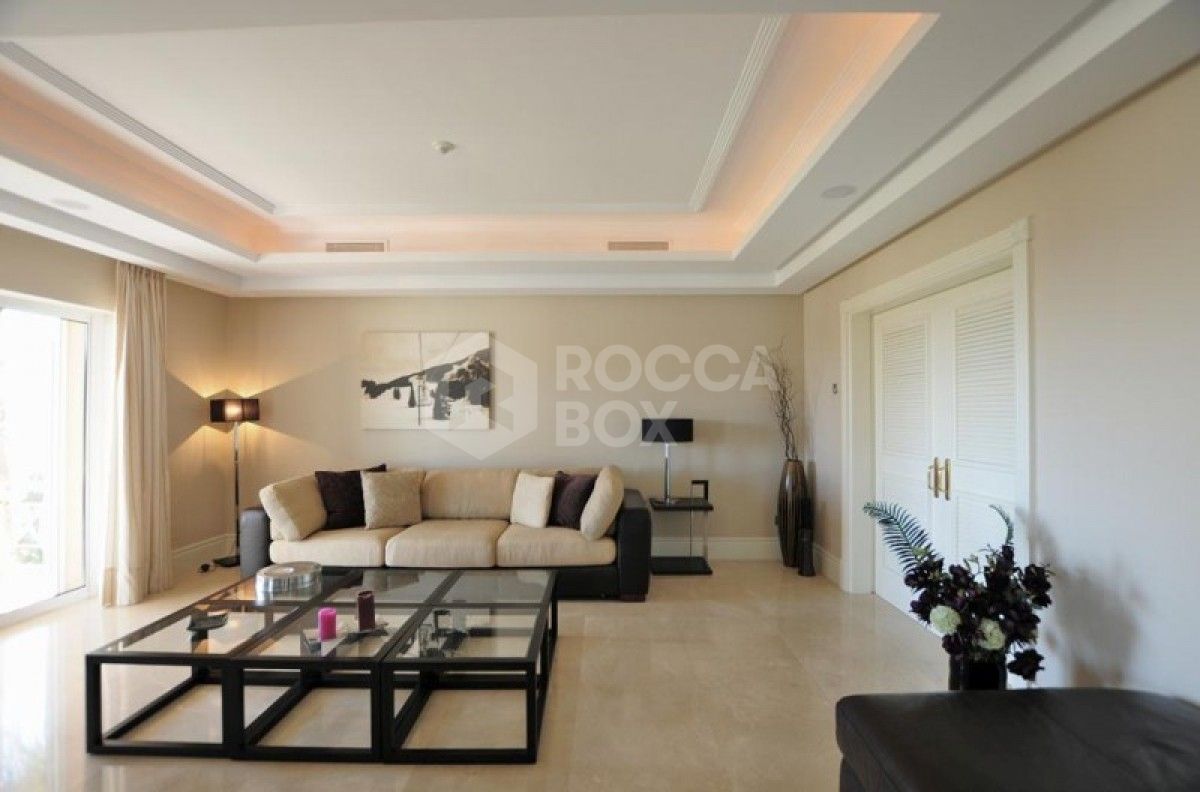 Villa for sale in Marbella City, Marbella (All)