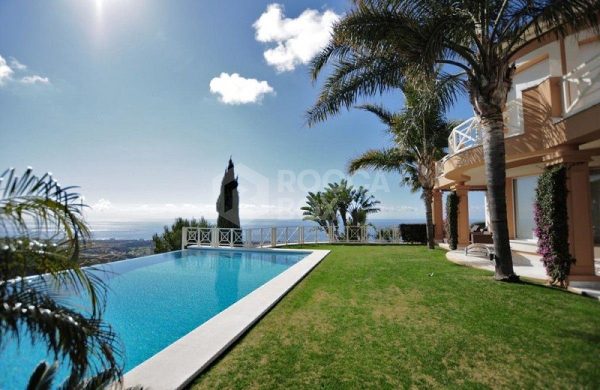 Villa for sale in Marbella City, Marbella (All)