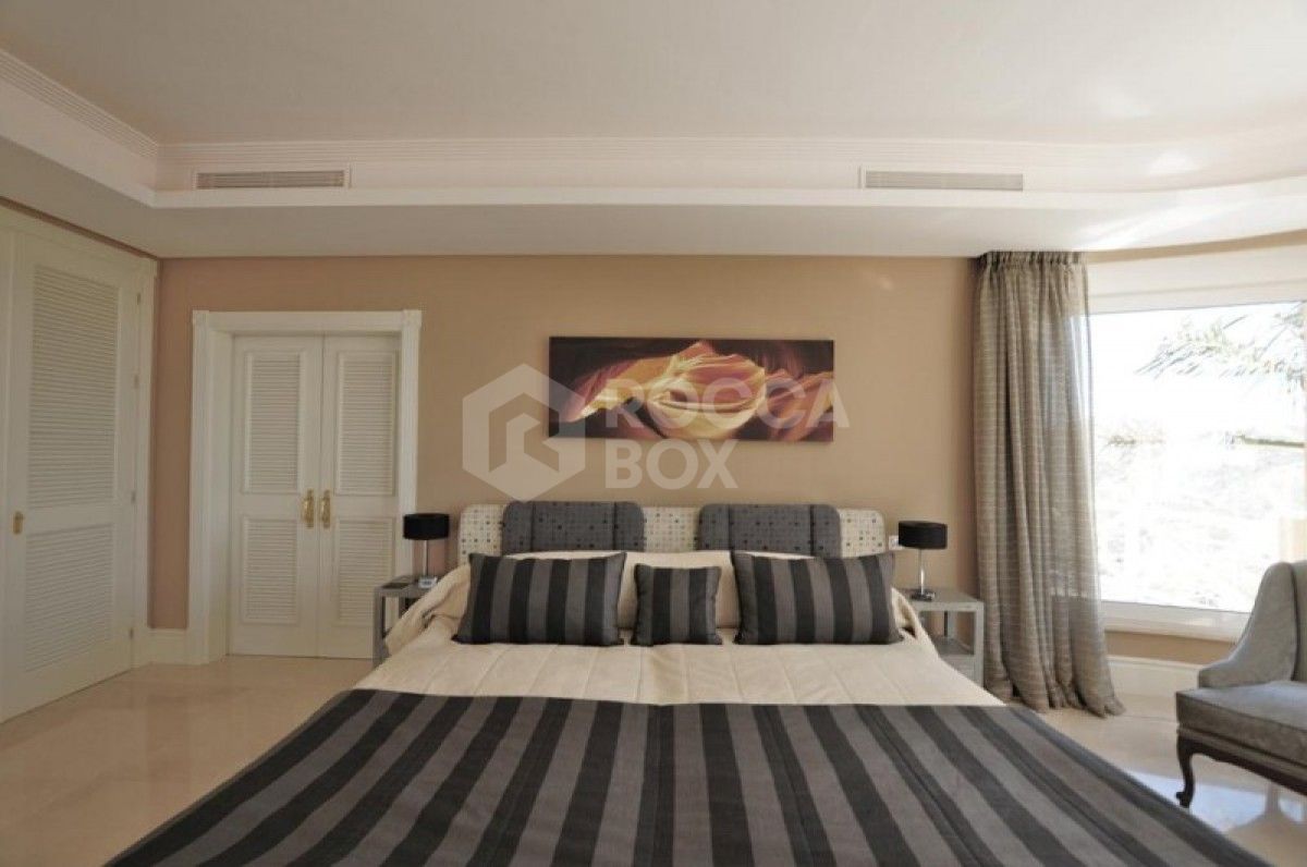 Villa for sale in Marbella City, Marbella (All)