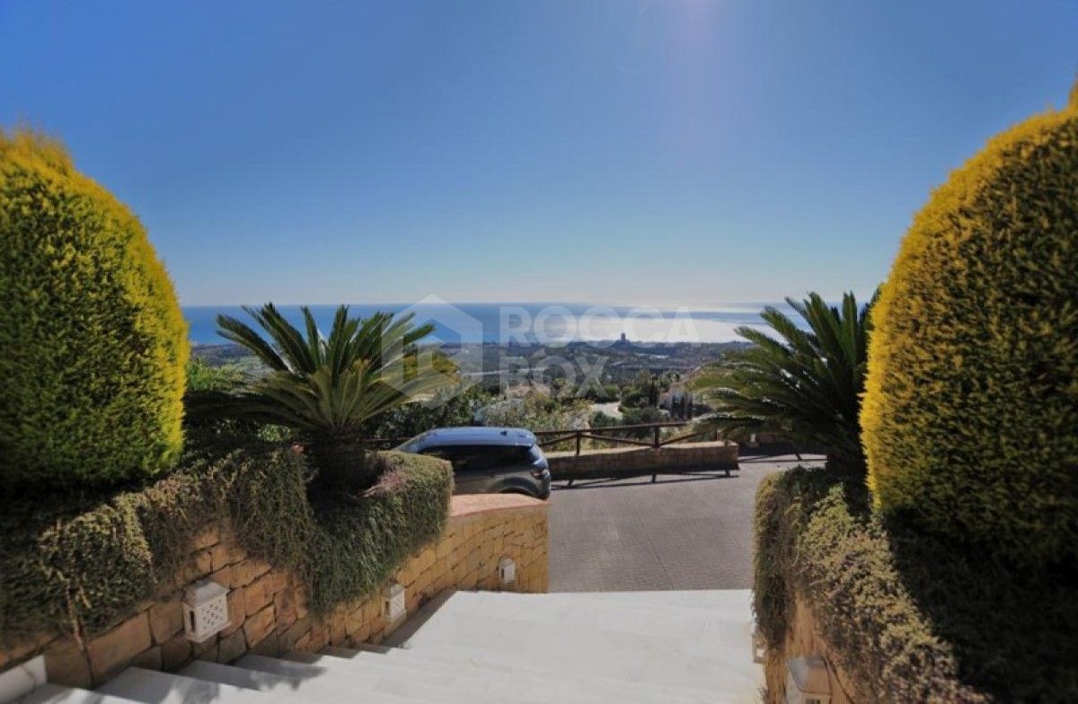 Villa for sale in Marbella City, Marbella (All)