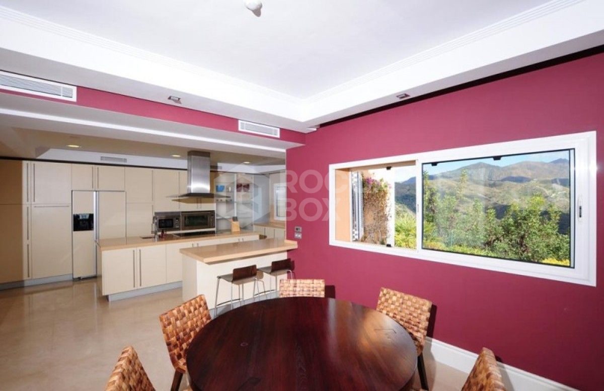 Villa for sale in Marbella City, Marbella (All)