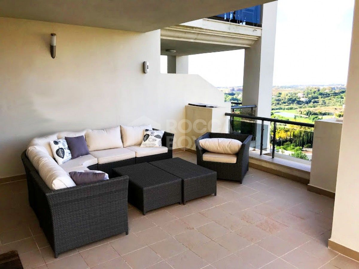 Modern Style 2 bedroom Apartment For Sale in Los Flamingos, Estepona