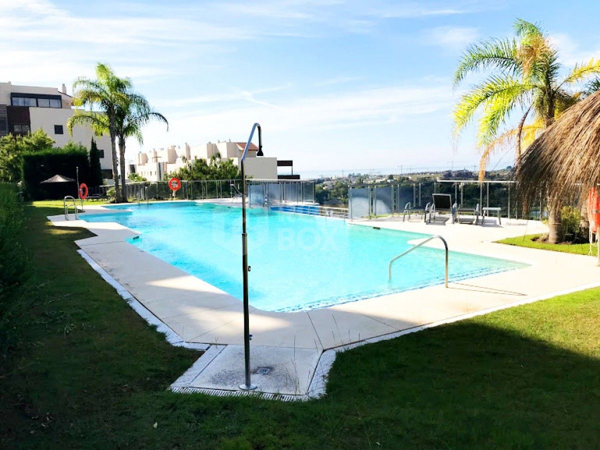 Modern Style 2 bedroom Apartment For Sale in Los Flamingos, Estepona