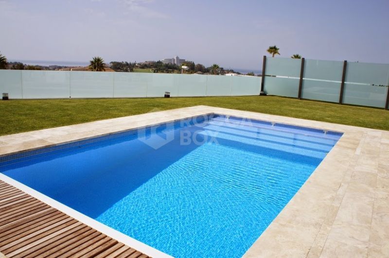 EXCLUSIVE LISTING 5 bed luxury villa in atalaya fairways Benahavis