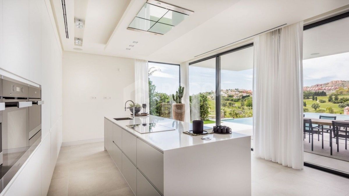 Brand new contemporary 5 bedroom villa for sale in La Alqueria,Benahavis.