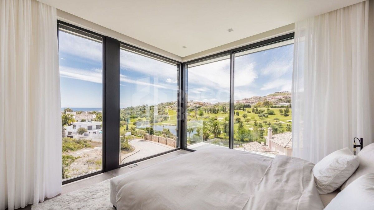 Brand new contemporary 5 bedroom villa for sale in La Alqueria,Benahavis.