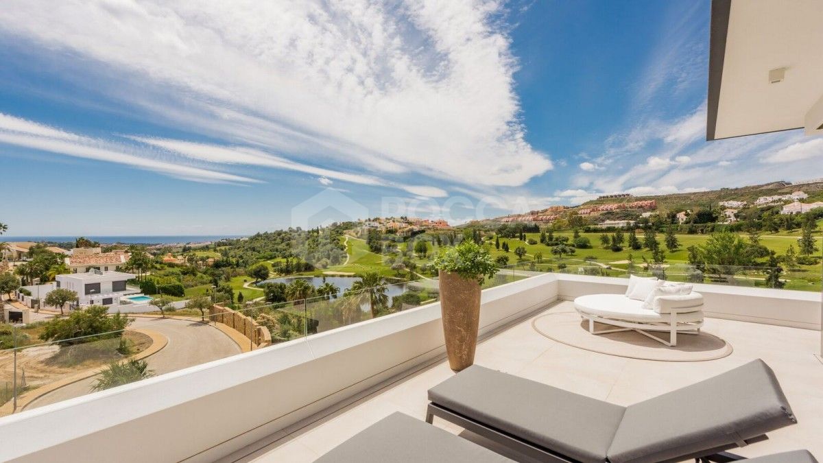 Brand new contemporary 5 bedroom villa for sale in La Alqueria,Benahavis.