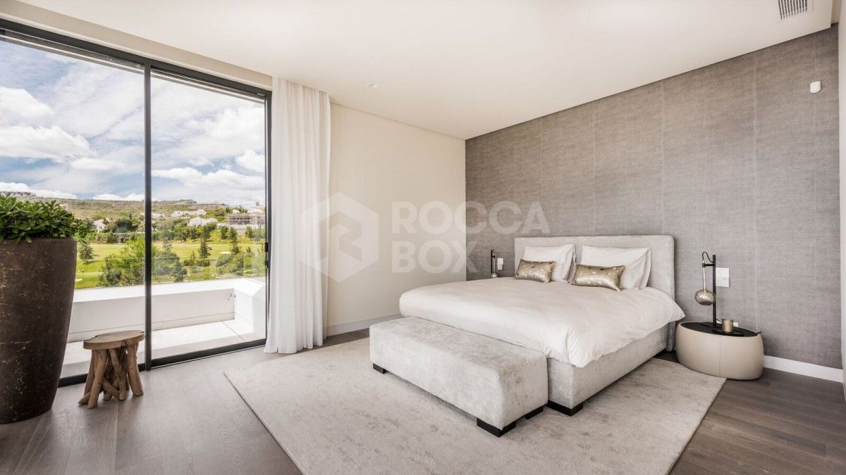 Brand new contemporary 5 bedroom villa for sale in La Alqueria,Benahavis.