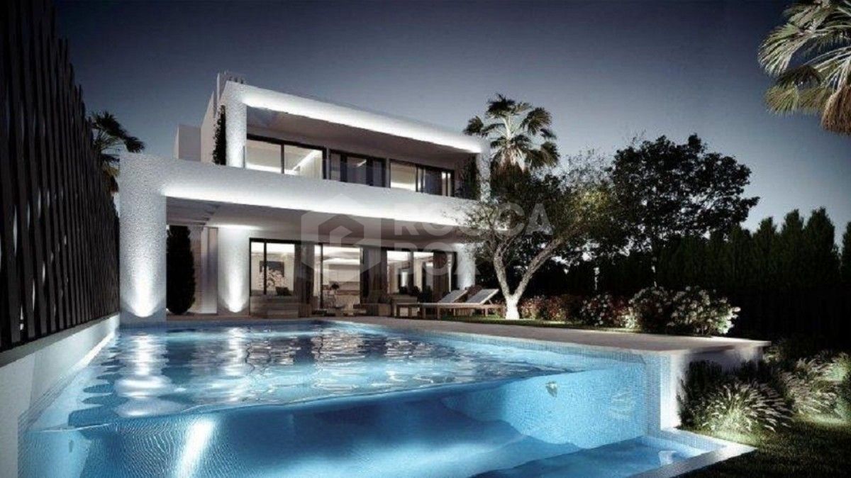 Fantastic Villas in Marbella Golden Mile for sale