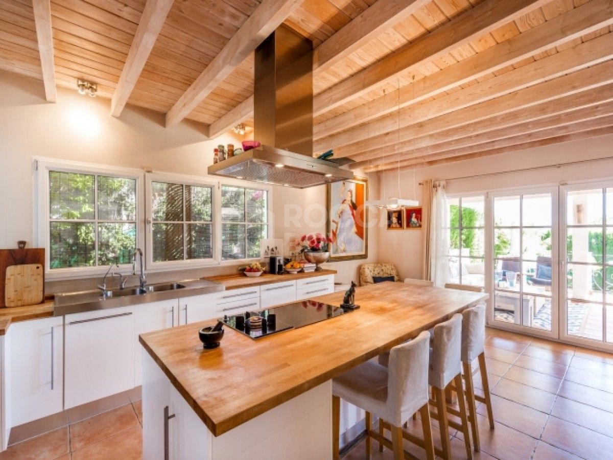 Extraordinary Mediterranean Style Villa for sale in Nueva Andalucia