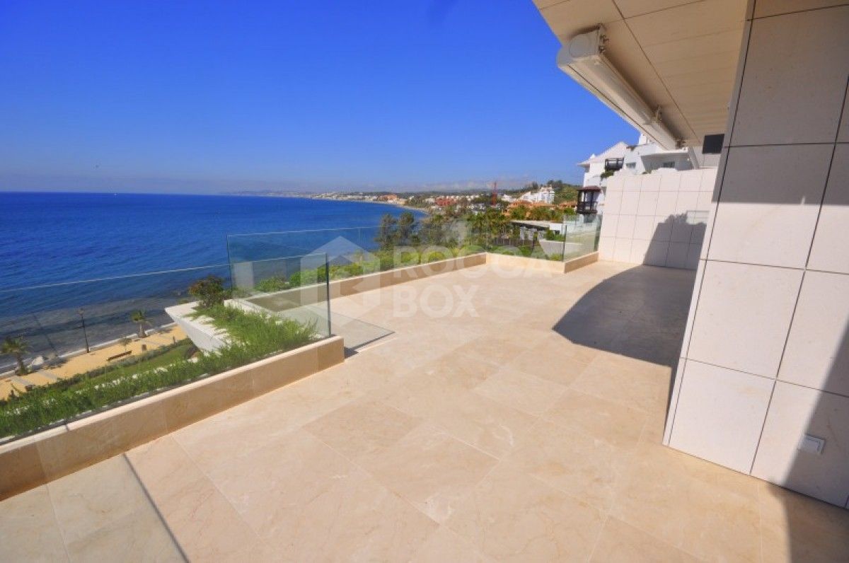 LUXURIOUS 2 BED 2 BATH APARTMENT WITH BREATHTAKING SEA VIEWS!