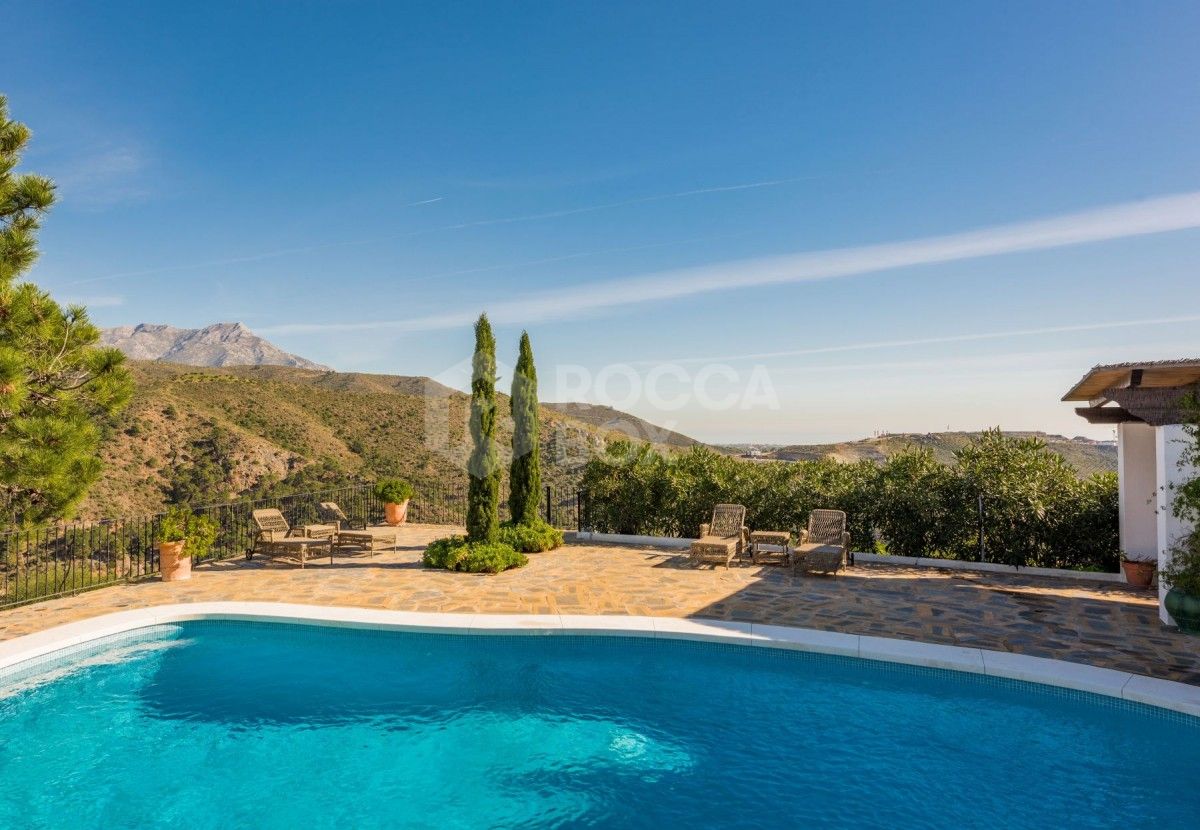 Fully renovated cortijo with spectacular views in Benahavis for Sale