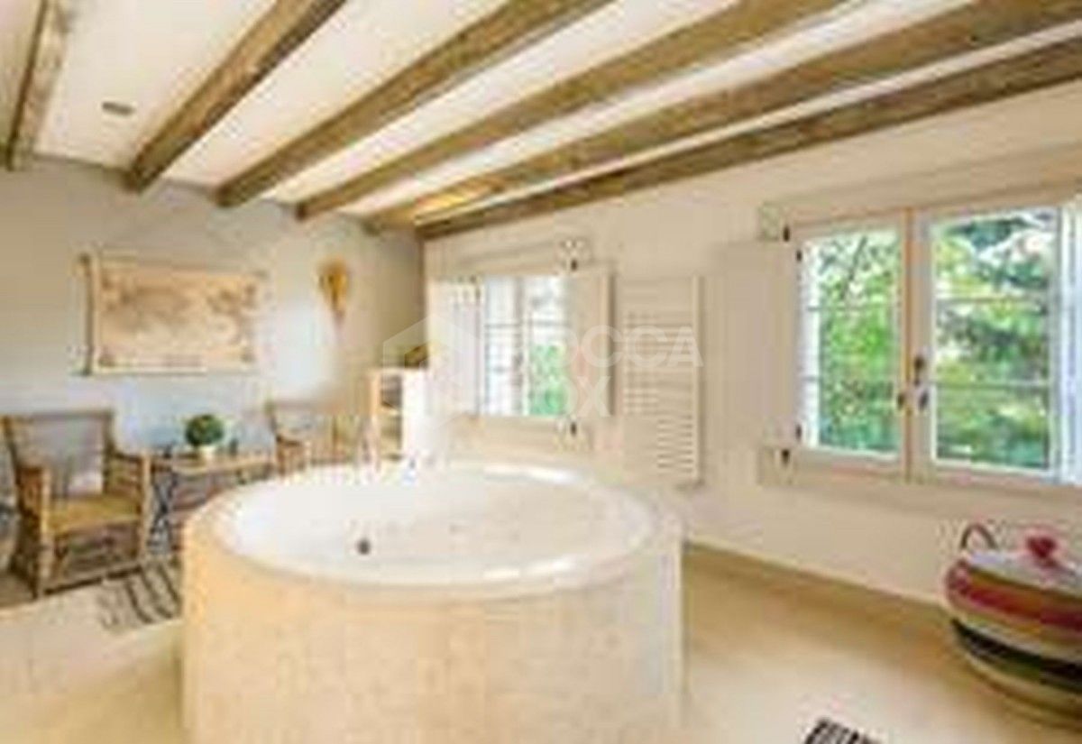 Fully renovated cortijo with spectacular views in Benahavis for Sale