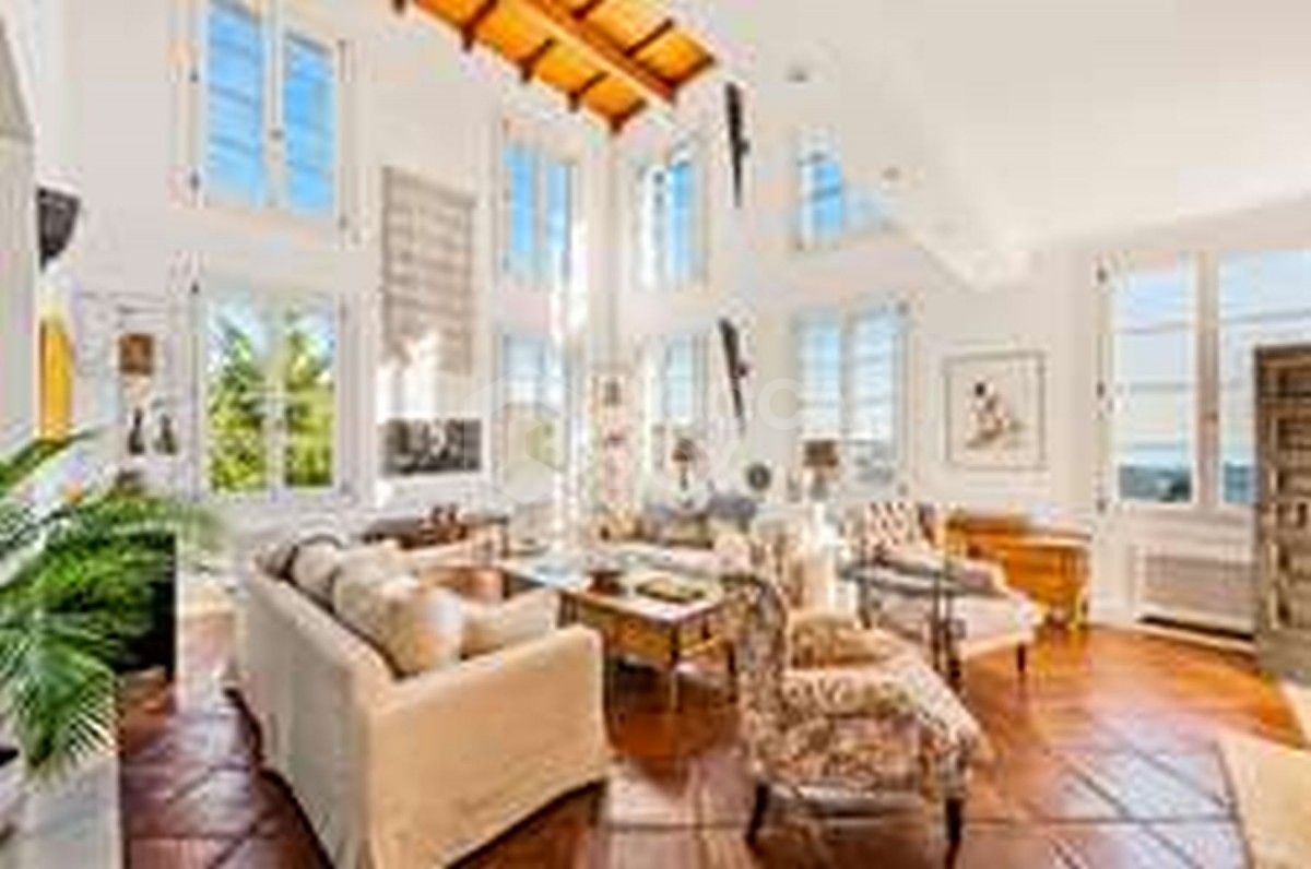 Fully renovated cortijo with spectacular views in Benahavis for Sale