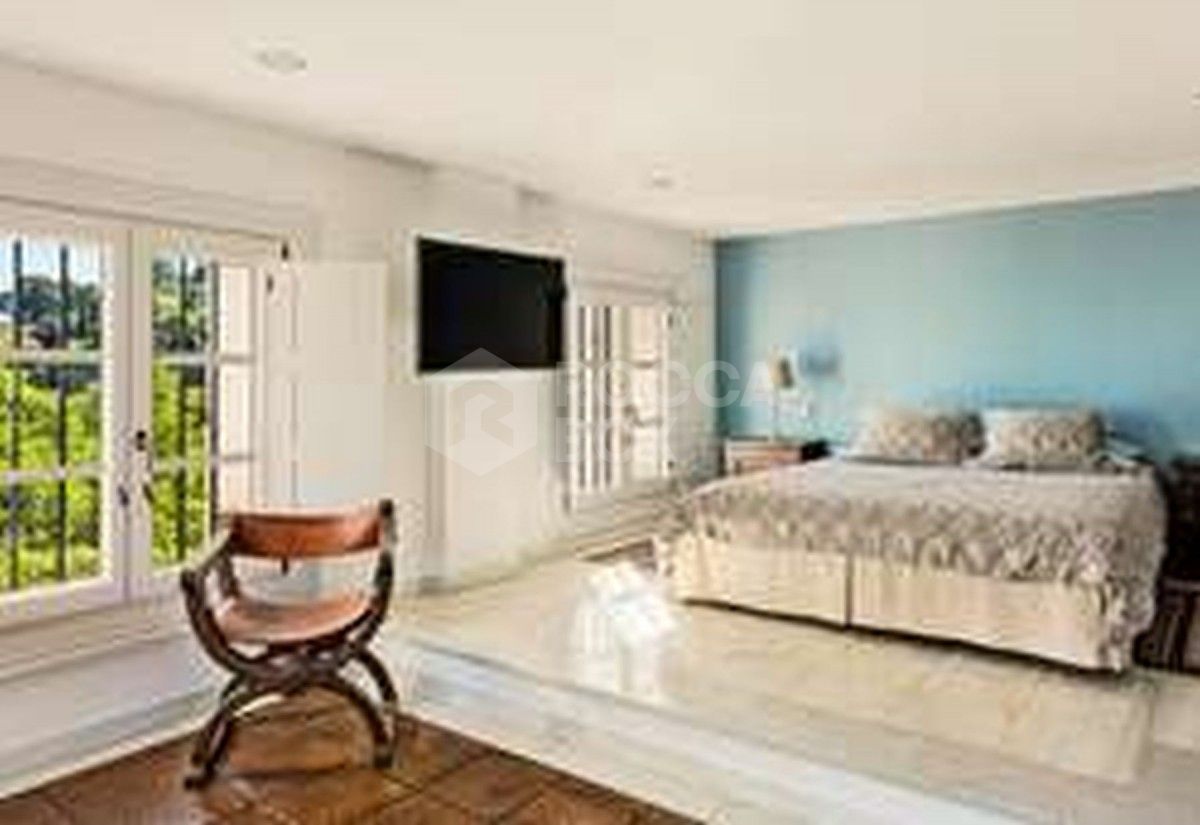 Fully renovated cortijo with spectacular views in Benahavis for Sale