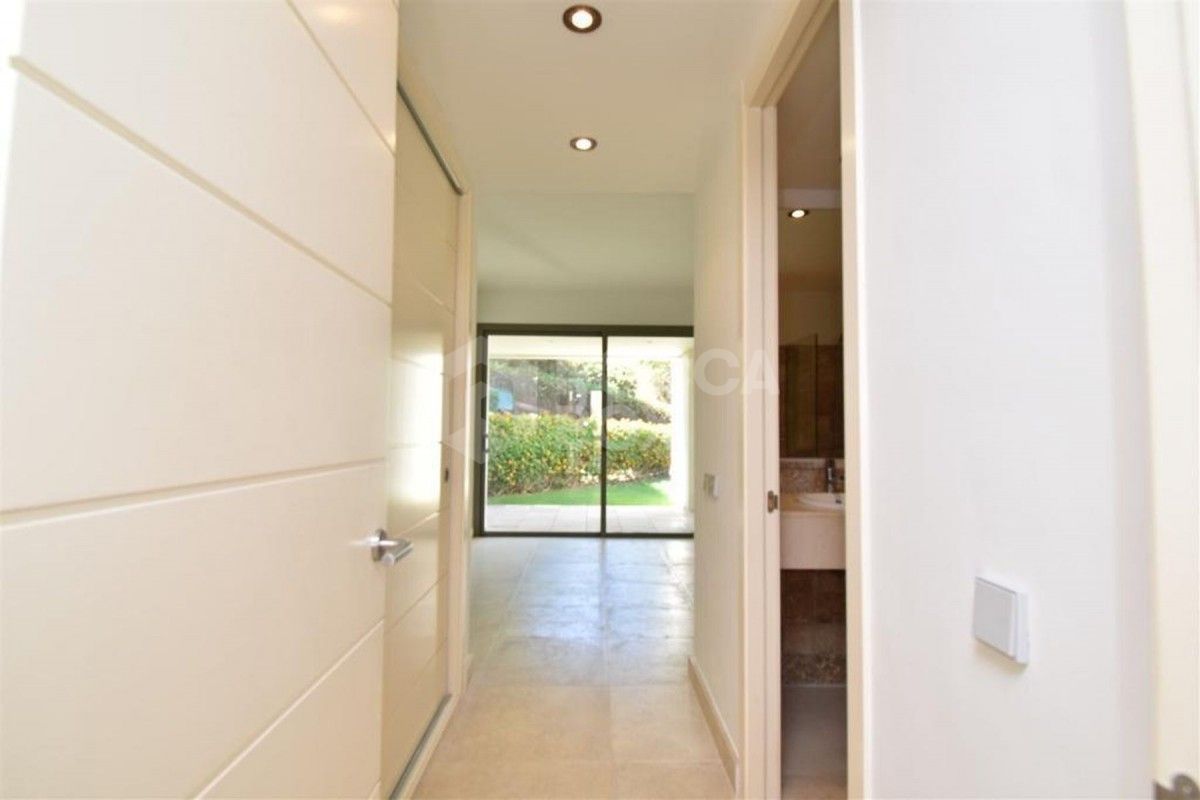 Stunning 2 bedroom apartment los flamingos t5 for sale
