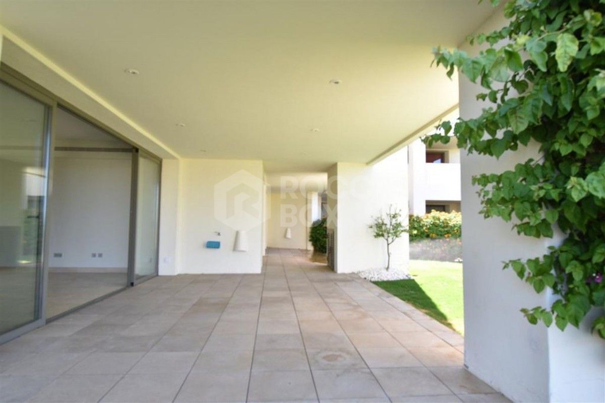 Stunning 2 bedroom apartment los flamingos t5 for sale