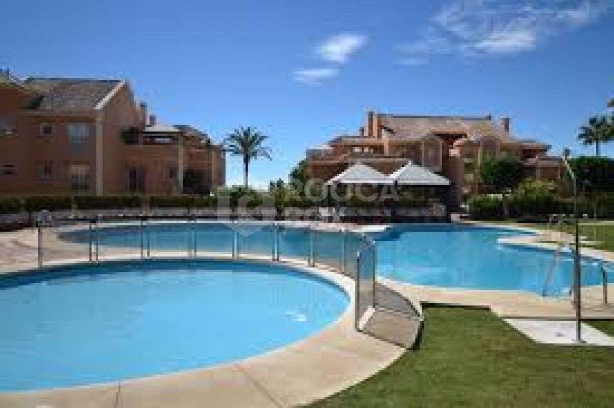 Super spacious 3 bed duplex apartment for sale in Nueva Andalucia Alta