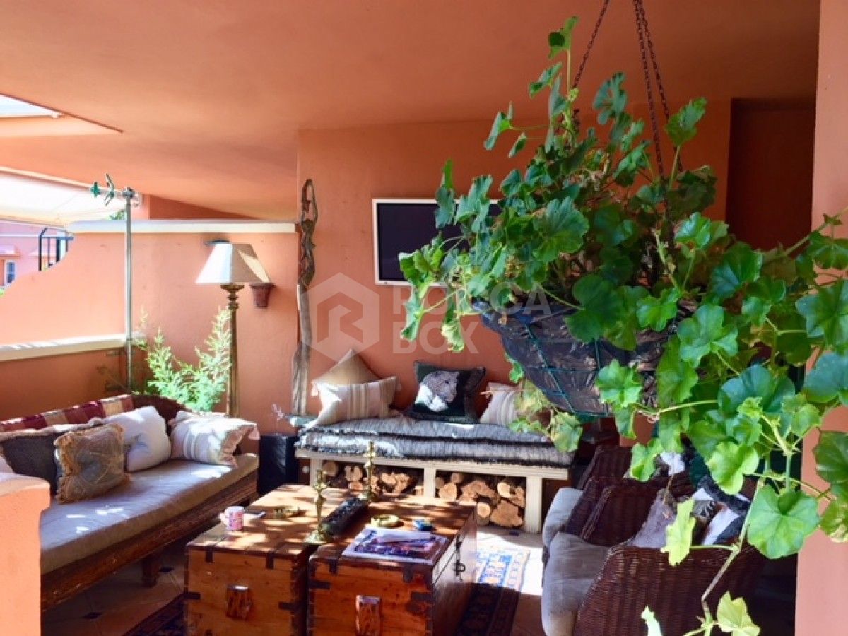 Super spacious 3 bed duplex apartment for sale in Nueva Andalucia Alta