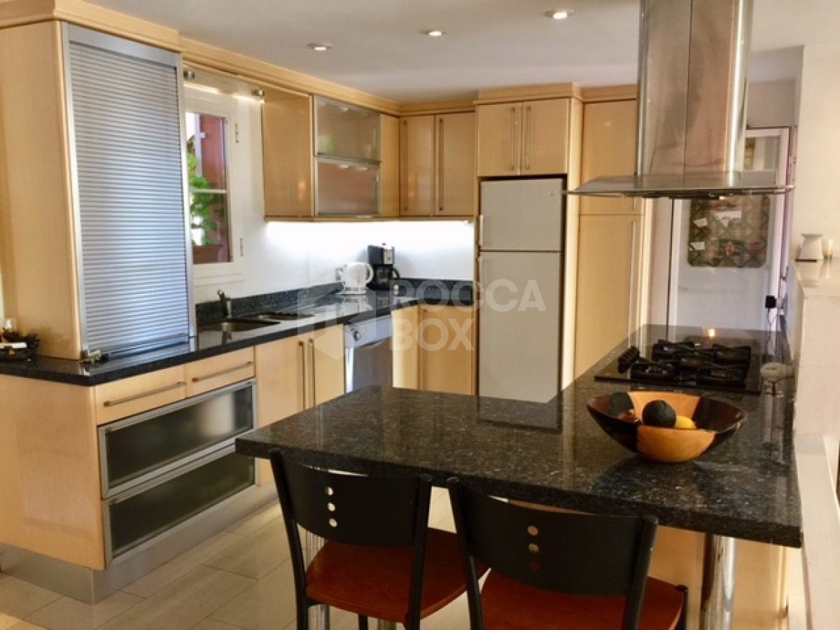 Super spacious 3 bed duplex apartment for sale in Nueva Andalucia Alta