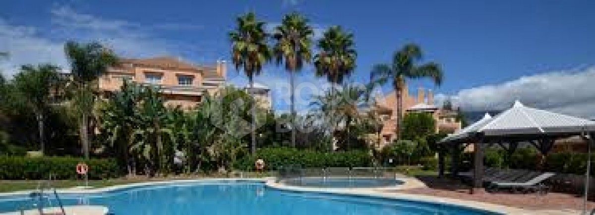 Super spacious 3 bed duplex apartment for sale in Nueva Andalucia Alta