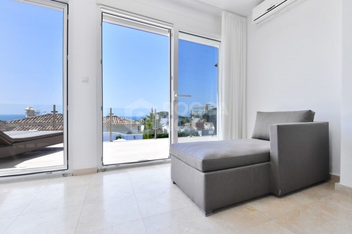 Refurbished 5 bedroom villa for sale in El Rosario,Marbella.