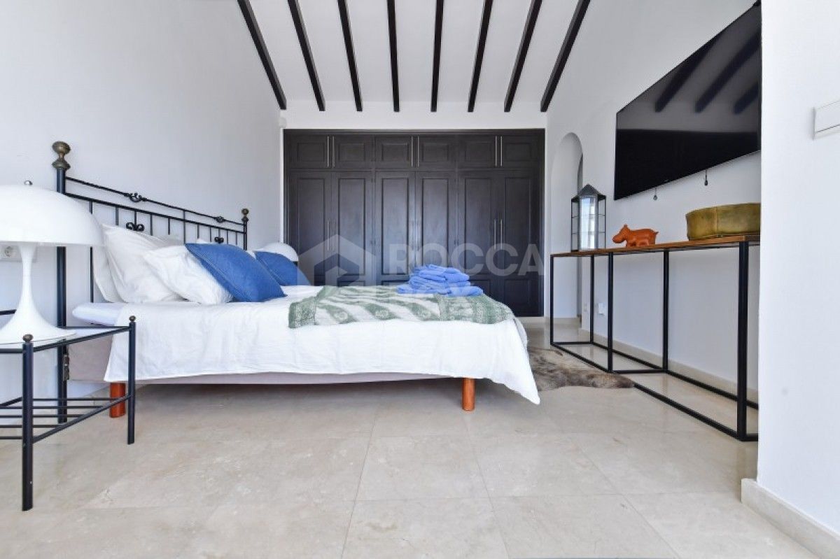 Refurbished 5 bedroom villa for sale in El Rosario,Marbella.