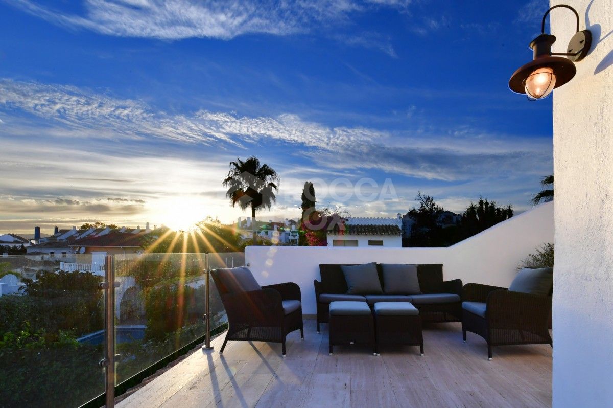 Refurbished 5 bedroom villa for sale in El Rosario,Marbella.