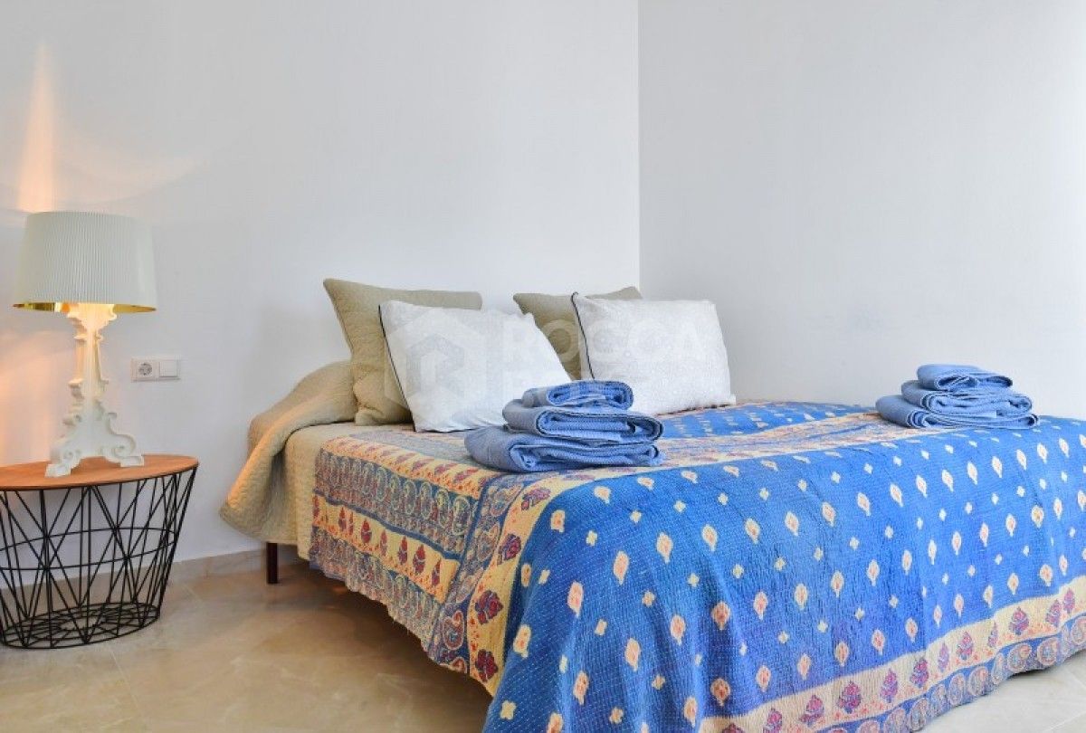 Refurbished 5 bedroom villa for sale in El Rosario,Marbella.