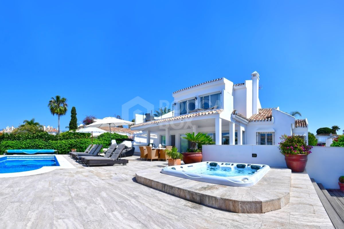 Refurbished 5 bedroom villa for sale in El Rosario,Marbella.