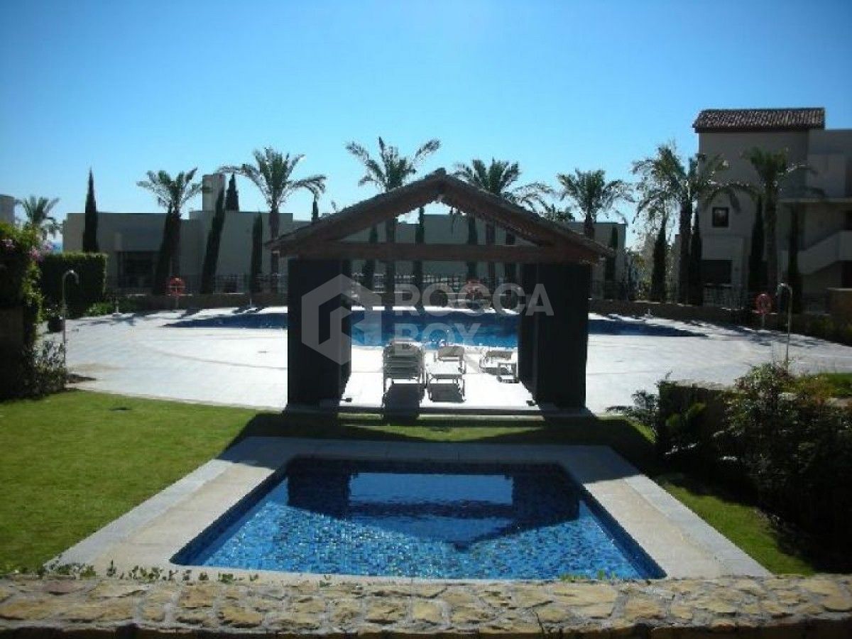 Exquisite large garden apartment in Marbella to sale